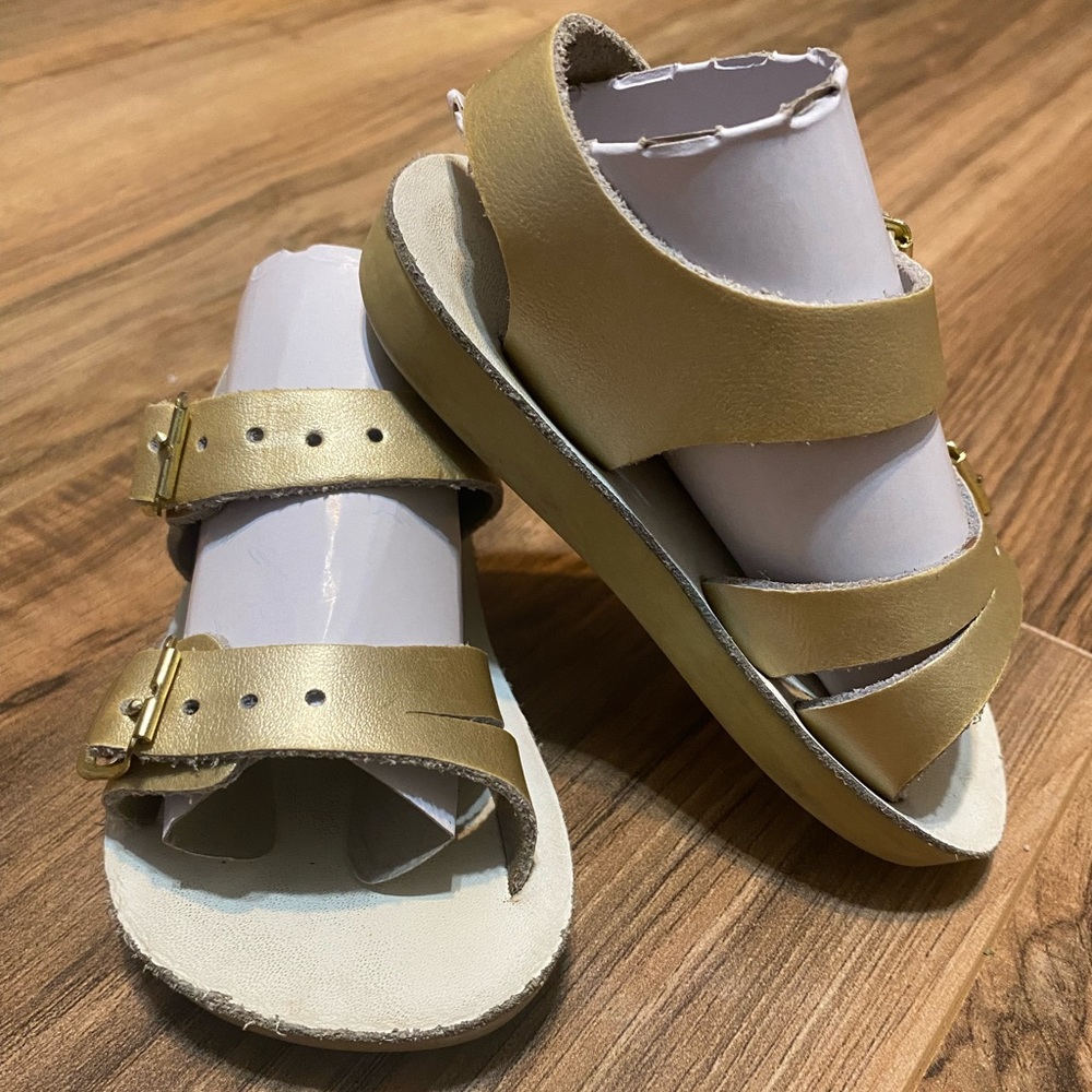 Sun-San Sea Wee’s size 3 Gold